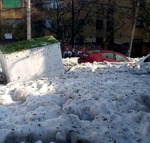 У Мексиці при +30 спеки випало 1,5 метра снігу (фото, відео)