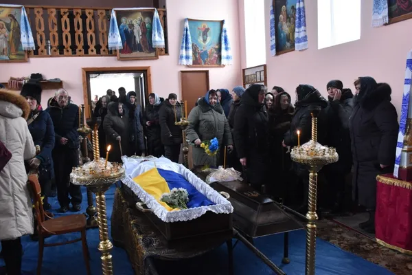 На Волині провели в останню дорогу полеглого воїна Віктора Радченка (фото)