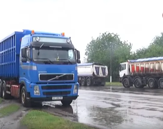На Волині водії відмовляються зважувати фури