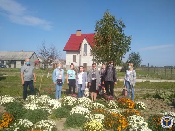 Ратнівчани створили свою «Волинську Голландію» із хризантем
