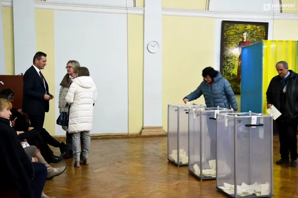 У СНУ тривають вибори ректора із одним кандидататом у бюлетені  (фото)