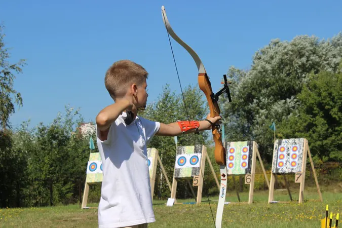 У Луцьку стартував перший чемпіонат міста зі стрільби з лука (ФОТО)