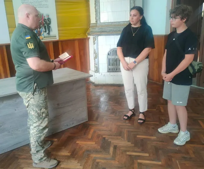 У Володимирі дружині полеглого Героя Анатолія Краглика вручили орден «За мужність»