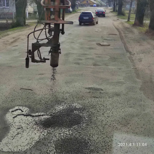 У Ківерцях «латають» дороги (фото, відео)