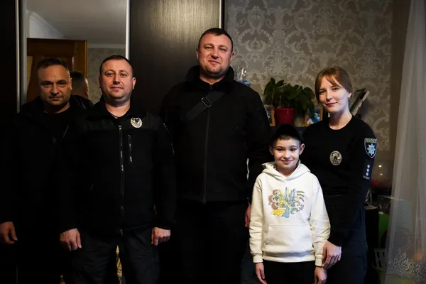 Волинські поліцейські привітали дітей загиблих колег з Днем Святого Миколая (фото)