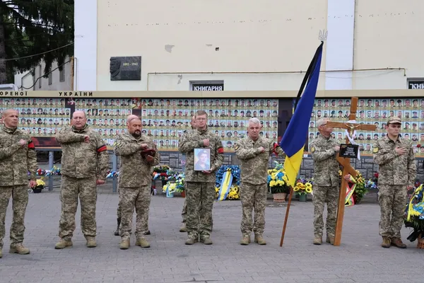 У Луцьку попрощалися із загиблим на Донеччині воїном Олексієм Кривовим (фото)