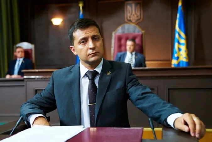 Співробітники ЦВК брали автографи в Зеленського (відео)