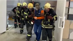 У Луцьку пожежники евакуювали людей з «Епіцентру» (фото, відео)