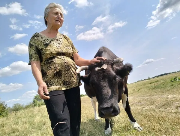 14 соток городу, корова Кнопка і двоє синів на війні: історія родини з Волині (фото)
