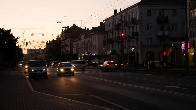 Як у Луцькій громаді освітлюють двори та дороги
