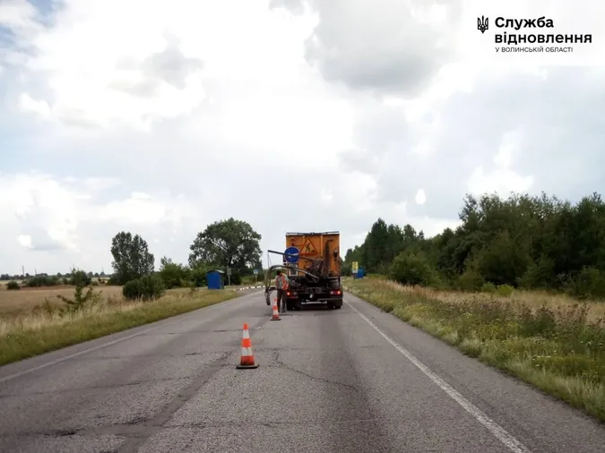 Від Ковеля до ПП «Ягодин – Дорогуськ» ремонтують дорогу (фото)