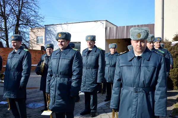 Тортиків не буде: у Луцьку склали присягу нові патрульні (фото)