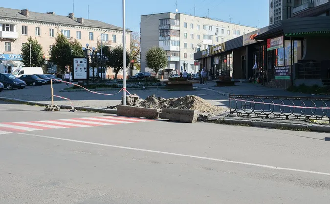 Доступніше: в Нововолинську пристосовують бордюри для колісних візків (фото)