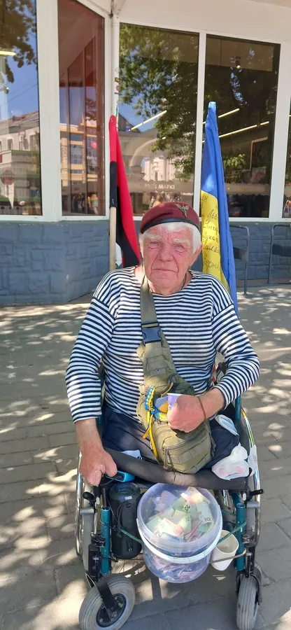 У Луцьку помітили легендарного дядю Грішу з Херсона