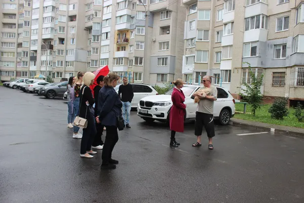 Знущався над хворим собакою: активісти навідалися до лучанина (фото, відео)