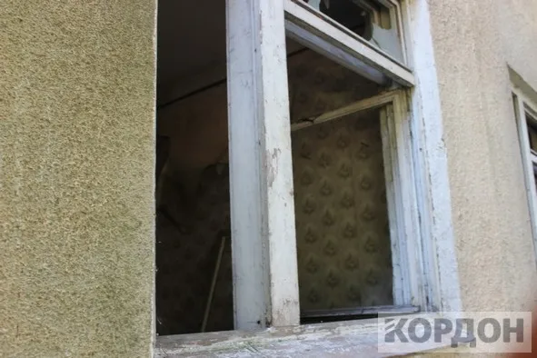 Будинок на Волині поступово перетворюється в руїни (фото)