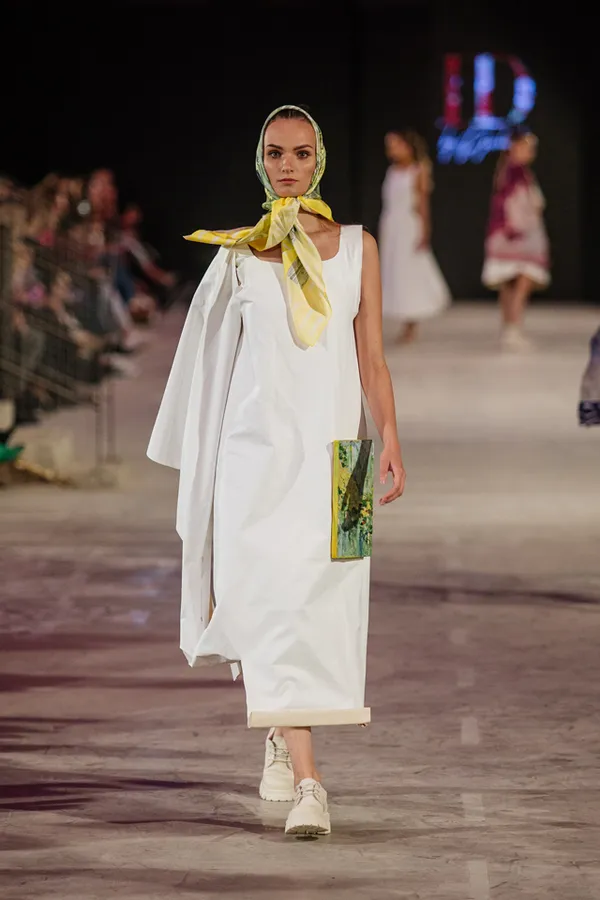 Луцька дизайнерка презентувала на Lviv Fashion Week свої сукні й хустки (фото)