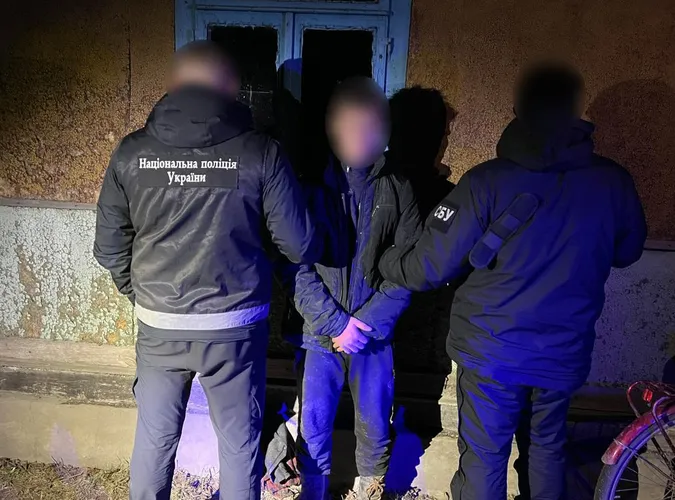 Спалили бус: на Волині зловили 15-річного і 18-річного агентів ФСБ (фото, відео)