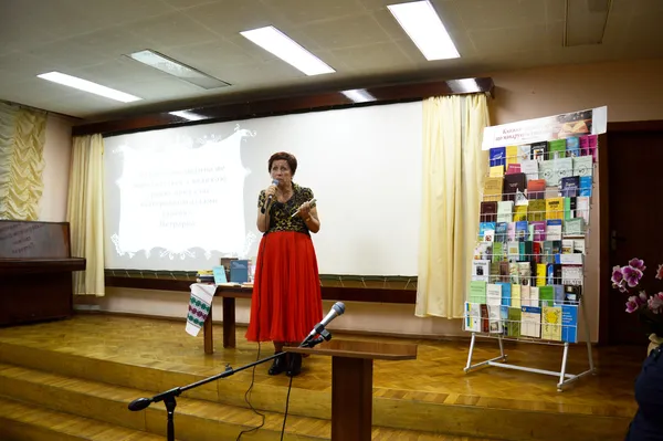 Одна з луцьких бібліотек поповнилася новими книгами від професорки (фото)