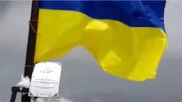 У Киргизстані над вершиною «Пік Путіна» підняли український прапор (фото)