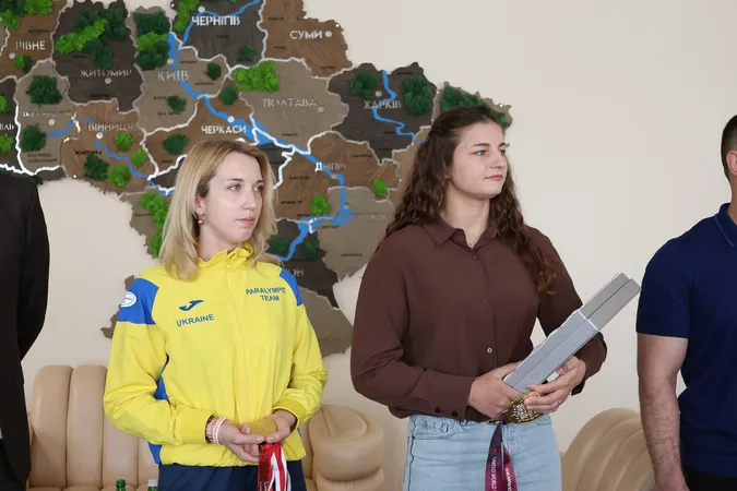 У Луцьку спортсменкам-чемпіонкам вручили грошові сертифікати (фото)