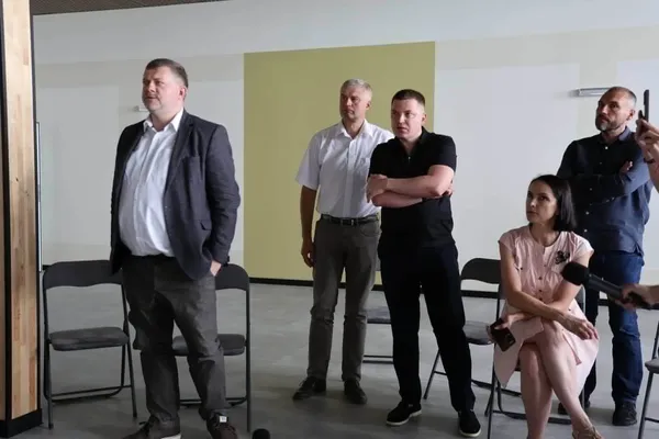 Підтримка захисників на Волині: Тарас Шкітер і перший заступник голови Верховної Ради оглянули майбутній ветеранський хаб (фото)