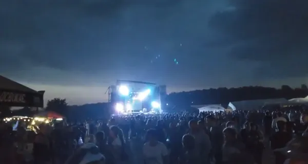 Буревій, обвалений дах та стіна дощу: Kozak FEST скасували всі заходи (фото, відео)