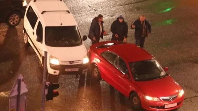 На Соборності у Луцьку не розминулись два автомобілі (фото)