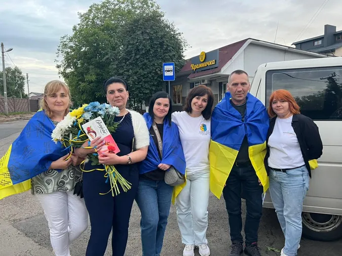 До сліз: у Ковелі зустріли звільненого з полону Валерія Хомича