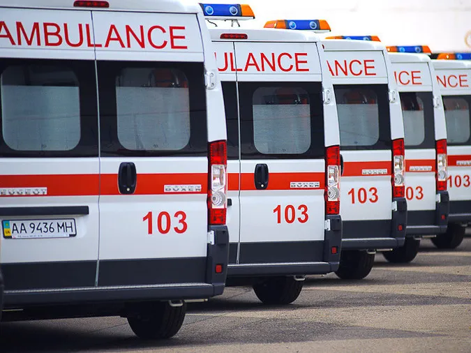 🚑День працівників швидкої допомоги: привітання словами та листівки