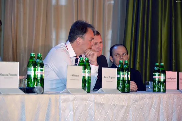 Ігор Лапін спілкується з Валентином Кухариком