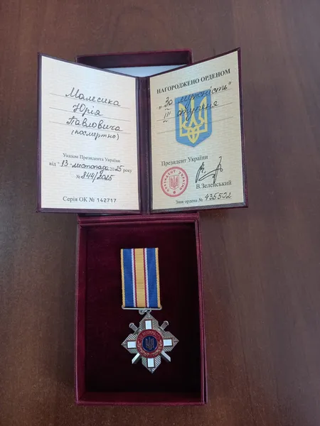 На Волині посмертно відзначили Захисників України: нагороди отримали родини Героїв (фото)