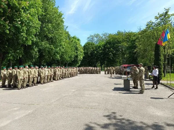 Перша демобілізація за два роки: у Луцьку зустріли 88 прикордонників-строковиків (відео)