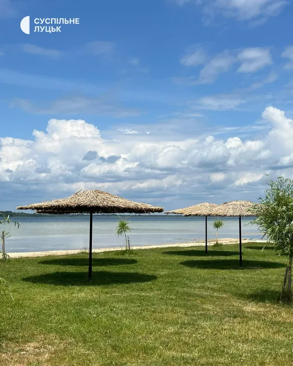 На Світязі стартував туристичний сезон – що відбувається на найвідомішому курорті Волині (фото)