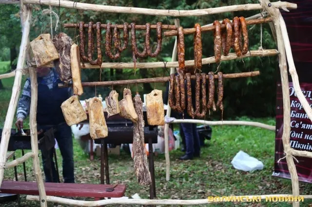 На луцькому «Фестивалі національної кухні» смакували борщ та вареники (фото)