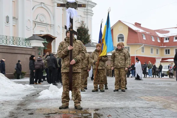 У Луцьку попрощалися з загиблим на війні відомим спортсменом Олексієм Бондаренком (фото)