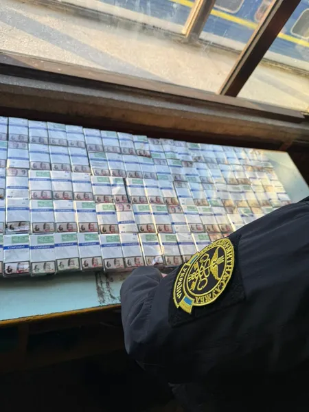 Митники знайшли у вантажному потязі на Волині «ліві» цигарки
