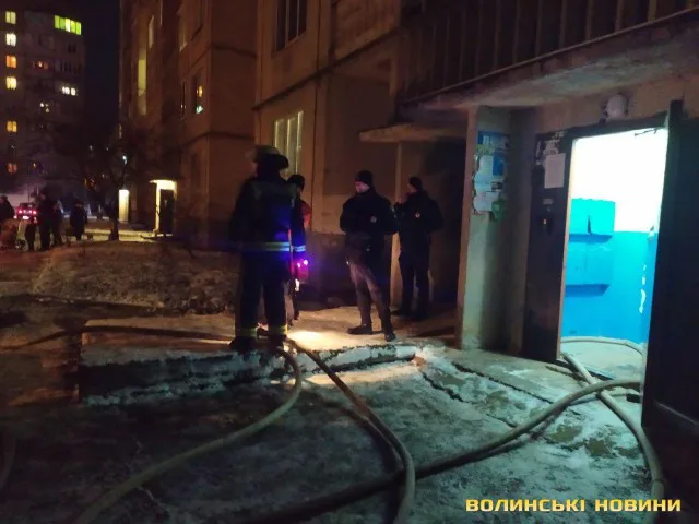 У Луцьку в підвалі багатоповерхівки сталася пожежа: ледь не загинув безхатько