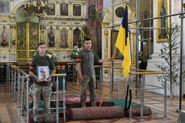 У Луцьку провели в останню дорогу захисника Сергія Давидчука (фото)