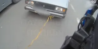 На Волині патрульні допомогли водієві, який застряг на перехресті (відео)