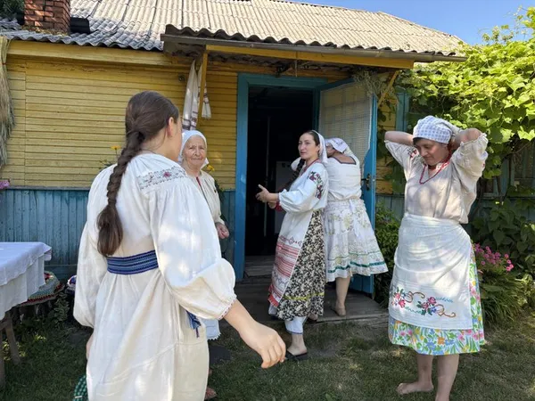 Фольклорний колектив «Ягоденські свояки» з Волині