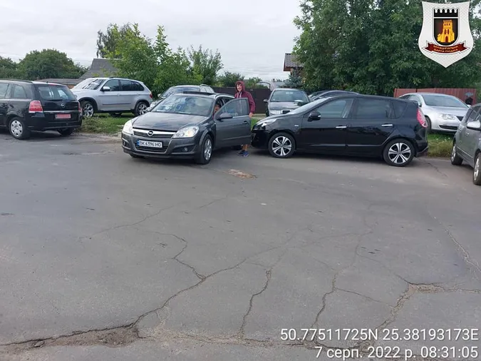У Луцьку муніципали виписали понад 150 штрафів водіям біля авторинку (фото)