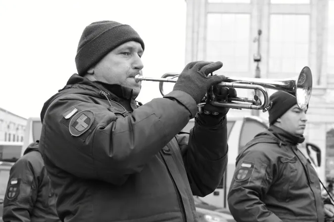 У Луцьку в останню путь провели двох військовослужбовців (фото, відео)