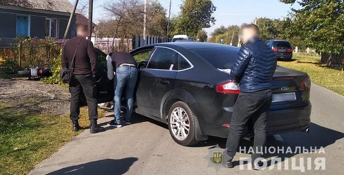 У волинському селі Ford Mondeo збив 18-річного мотоцикліста