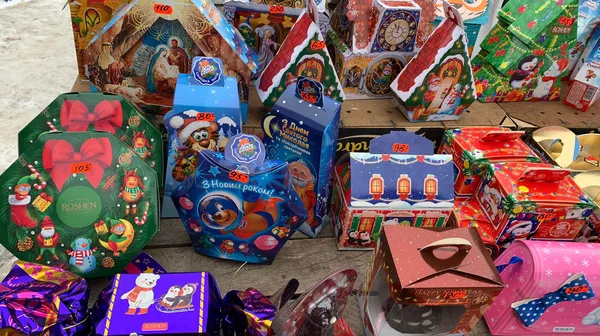 Як зекономити на цукерках: скільки коштують солодощі на ринках та в магазинах Луцька