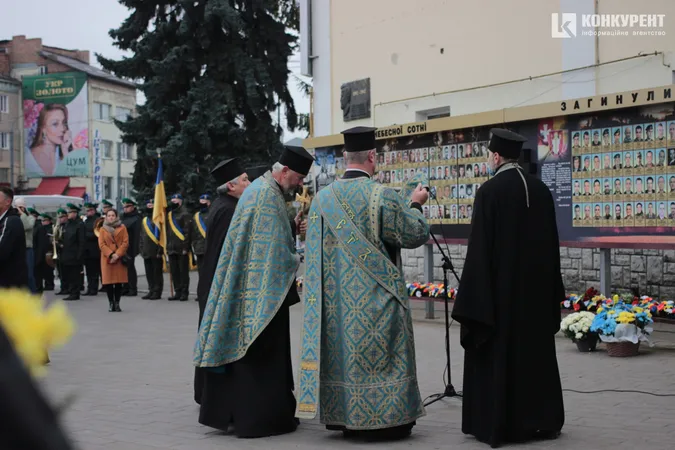 Священники ПЦУ служать панахиду