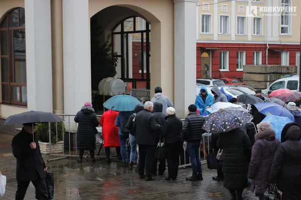 Без козаків та Михаїла: як у Луцьку освячували Стир (фото, відео)