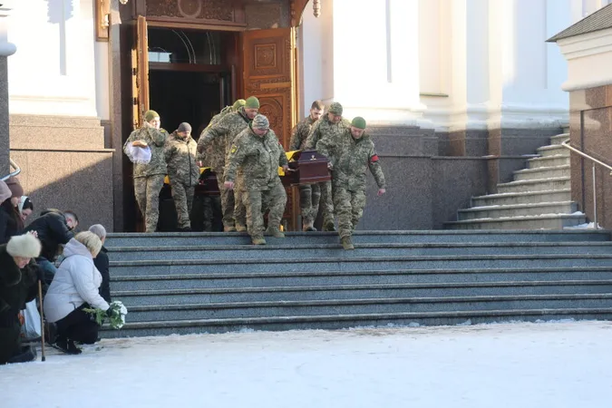 У Луцьку пропрощалися з воїнами Андрієм Максименком та Віталієм Куделею