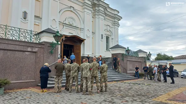 У Луцьку прощаються із трьома загиблими захисниками (фото, відео)