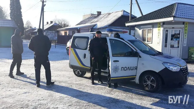 На Волині на льоду знайшли поранену браконьєрами сарну (фото)